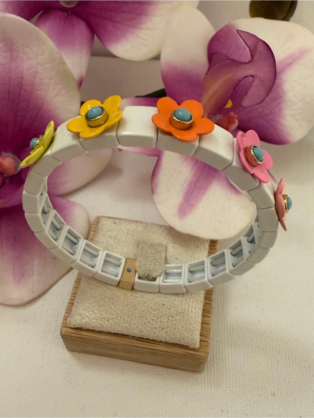 Roxanne Assoulin White Bracelet W/Yellow, Orange, Pink & Turquoise Flowers  NEW